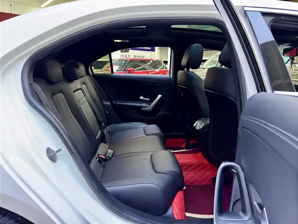 Mercedes-Benz A-Class 2023 из CN, фото 6