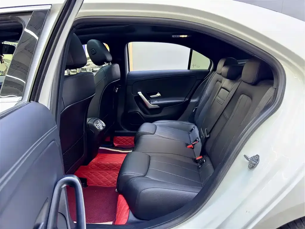 Mercedes-Benz A-Class 2023 из CN, фото 7
