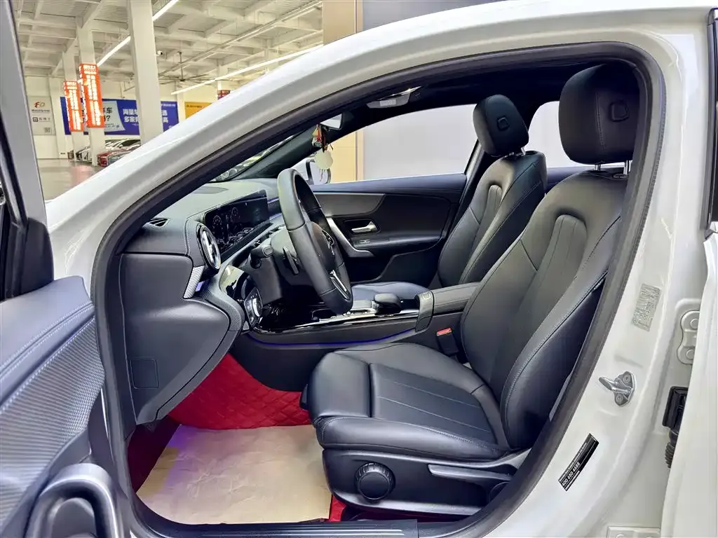 Mercedes-Benz A-Class 2023 из CN, фото 8