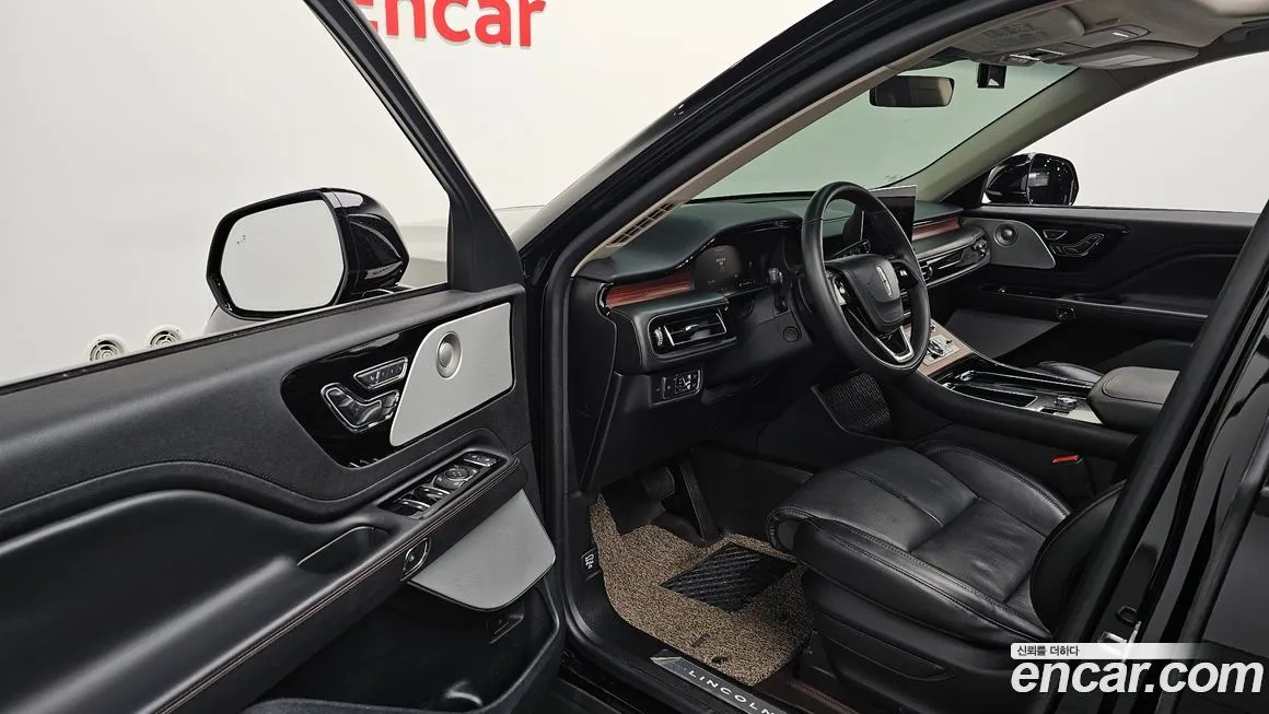Lincoln Aviator — фото 10