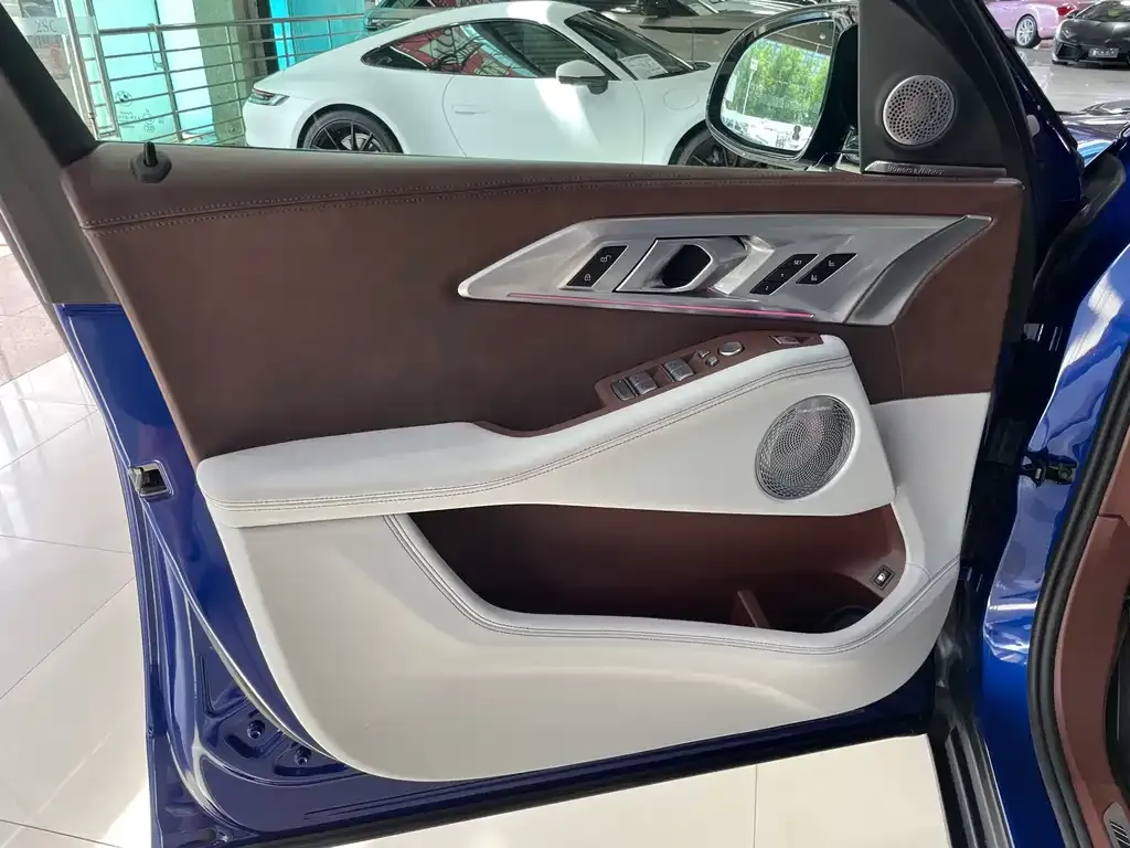 BMW XM 2024 из CN, фото 6