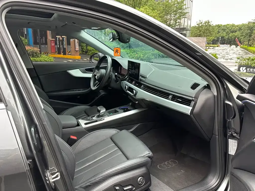 Audi A4L 2022 из CN, фото 10