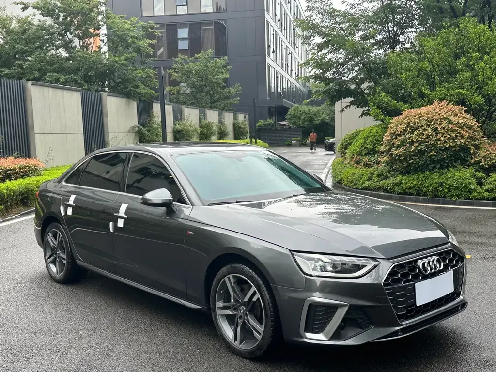 Audi A4L 2022 из CN, фото 3