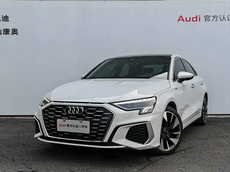 Audi A3 — фото 1