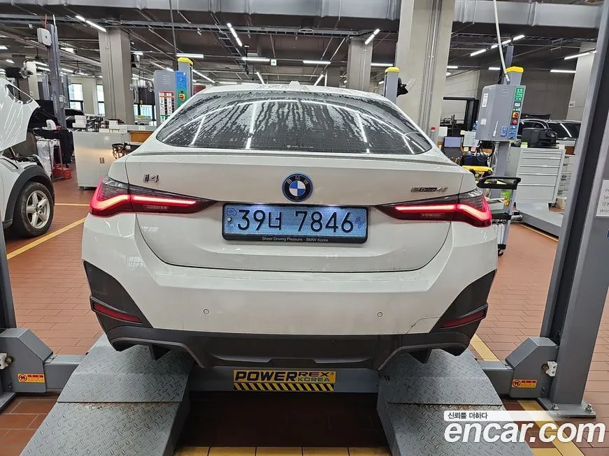 BMW i4 — фото 2