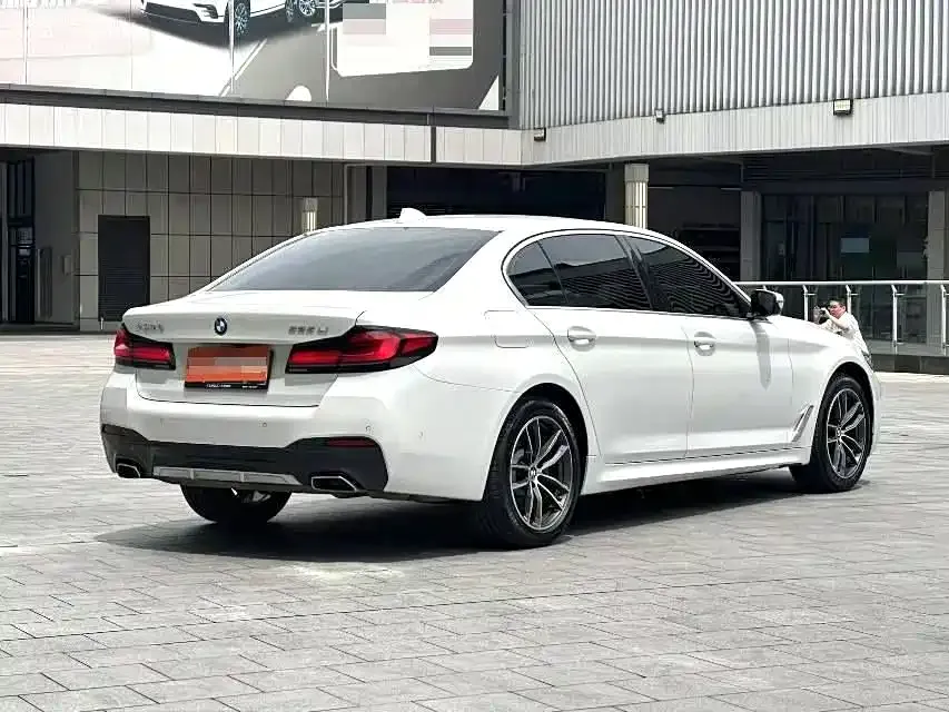 BMW 5 Series 2022 из CN, фото 7