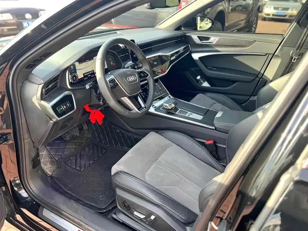 Audi A6L 2024 из CN, фото 6