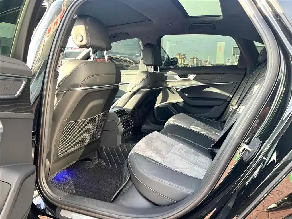 Audi A6L 2024 из CN, фото 8