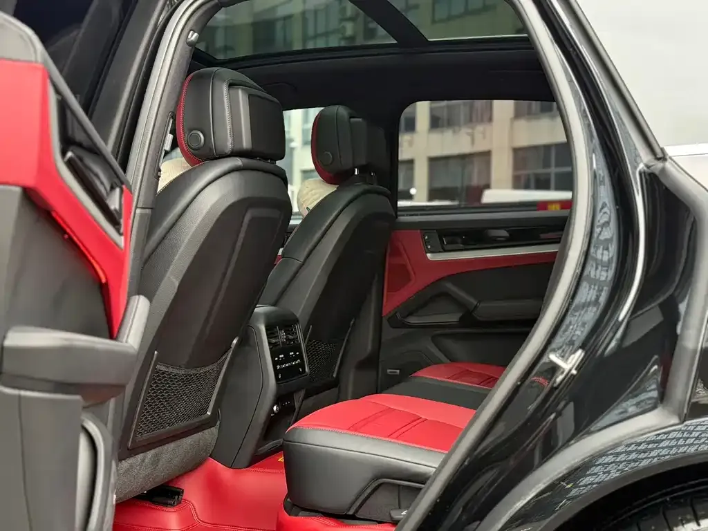 Porsche Cayenne 2024 из CN, фото 6