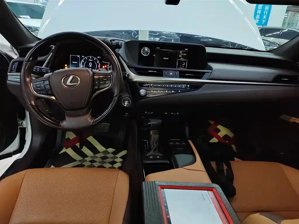 Lexus ES — фото 10