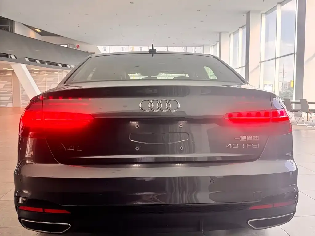 Audi A4L 2024 из CN, фото 3