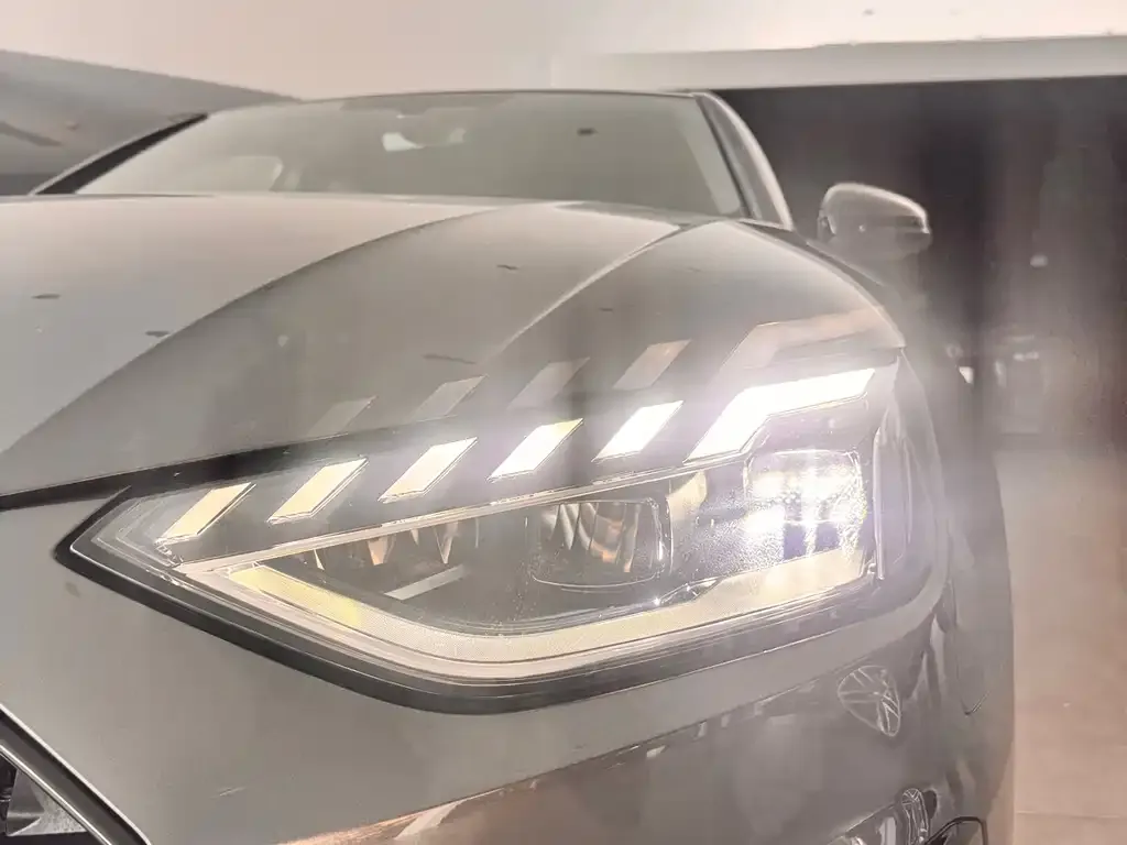 Audi A4L 2024 из CN, фото 5