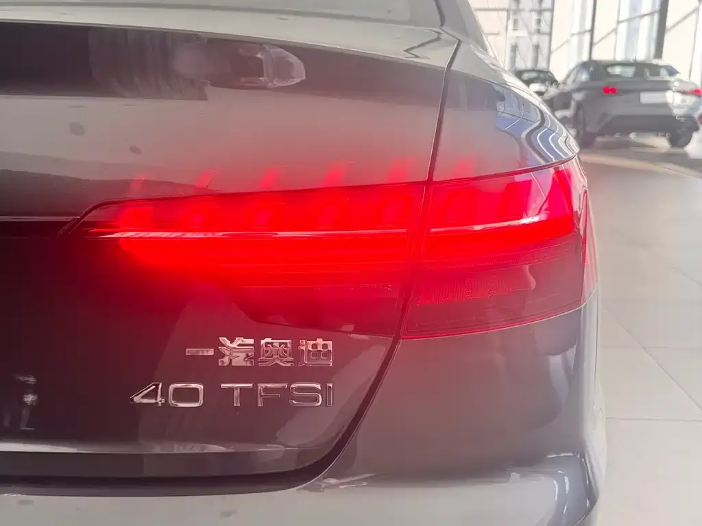 Audi A4L 2024 из CN, фото 6