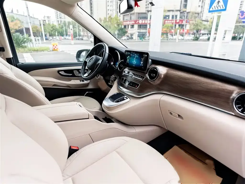 Mercedes-Benz V-Class 2022 из CN, фото 4