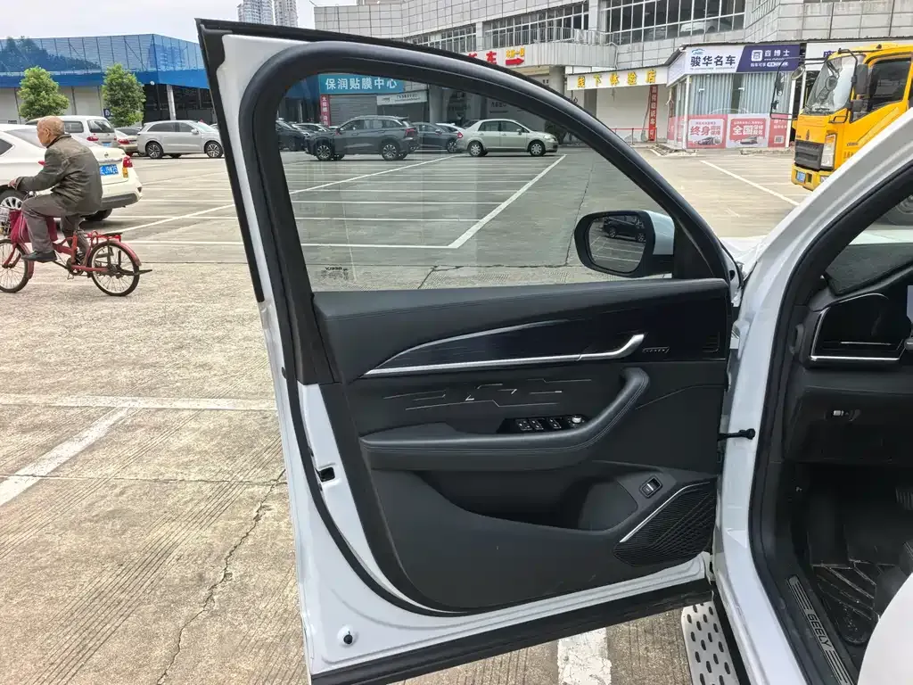 Geely Xingyue L 2024 из CN, фото 4