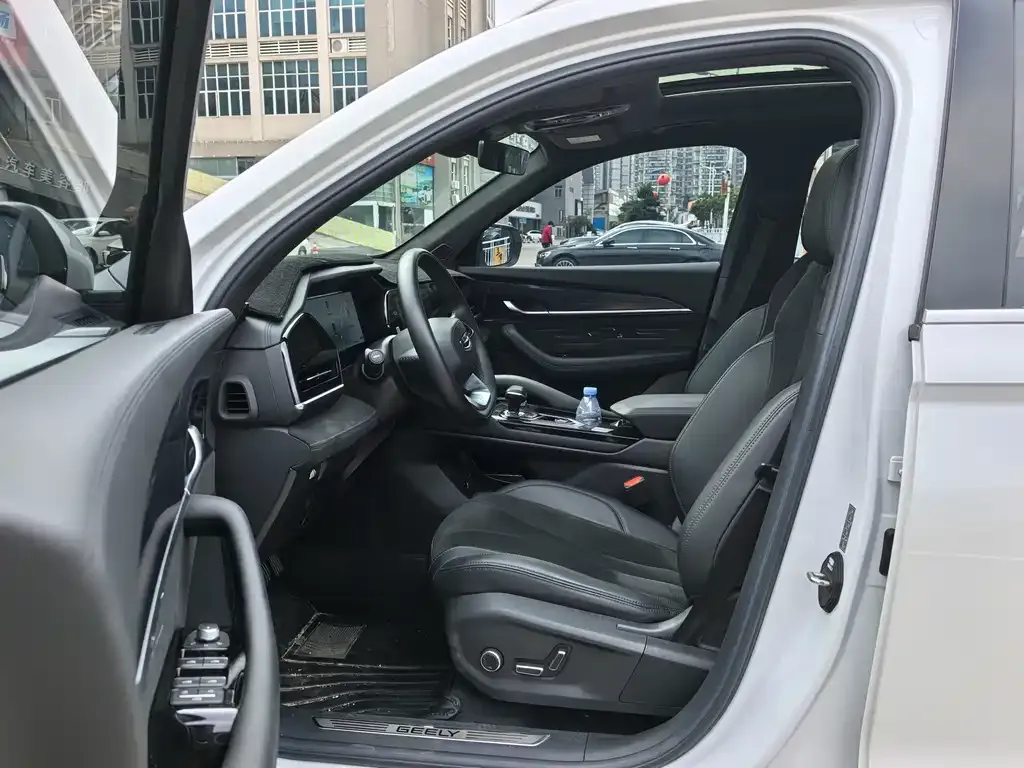 Geely Xingyue L 2024 из CN, фото 5