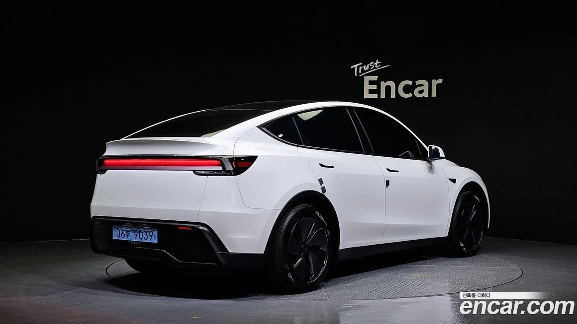 Tesla Model Y 2025 из KR, фото 2
