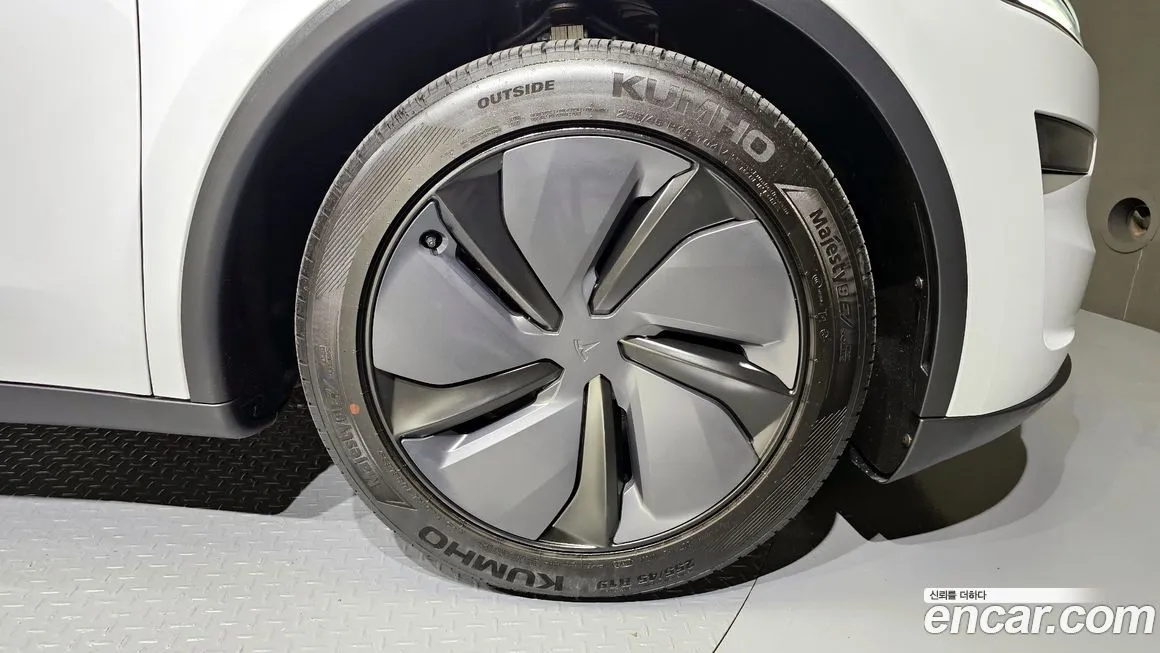 Tesla Model Y 2025 из KR, фото 5