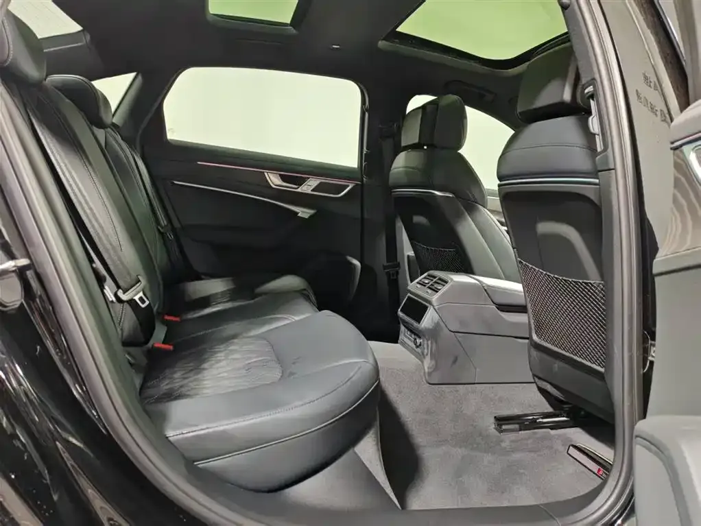 Audi A6L 2025 из CN, фото 6