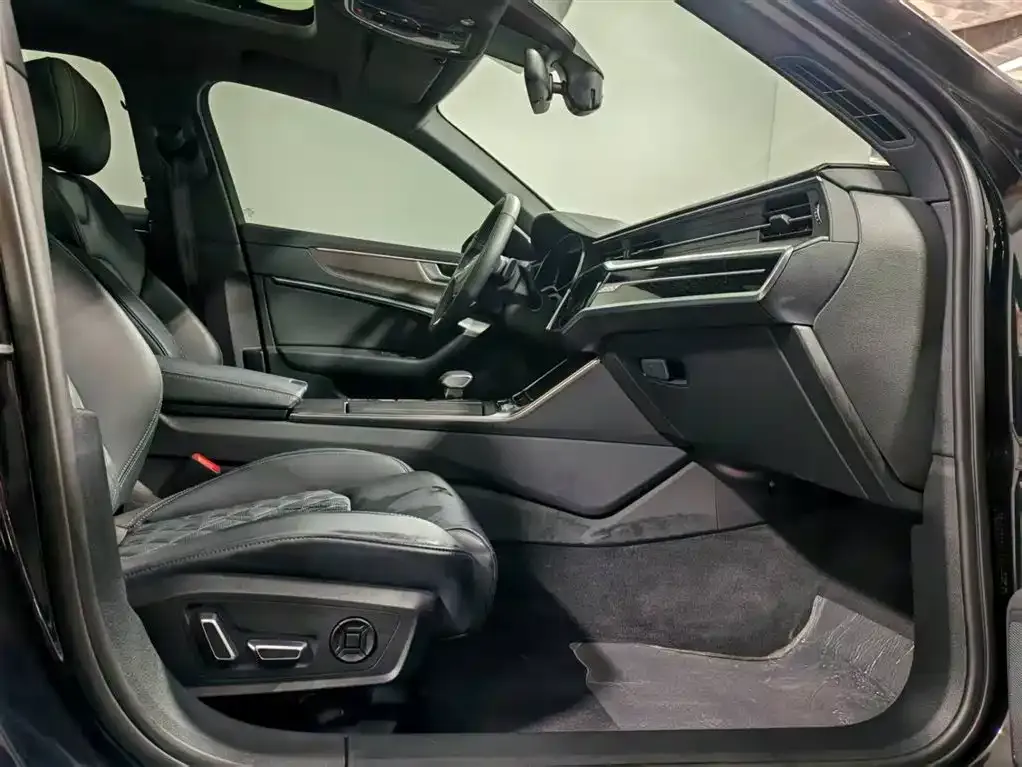 Audi A6L 2025 из CN, фото 7