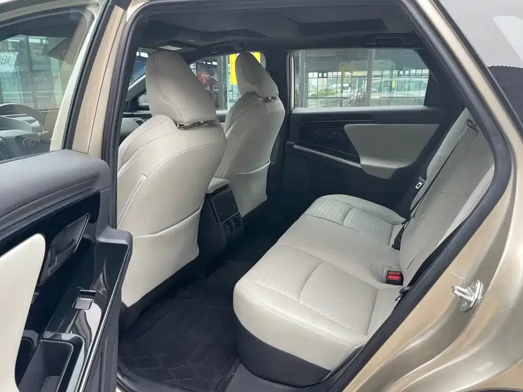 Toyota bZ4X 2022 из CN, фото 10