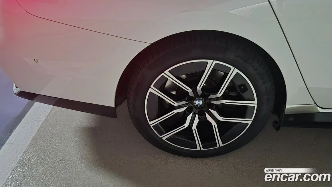 BMW i7 2024 из KR, фото 6