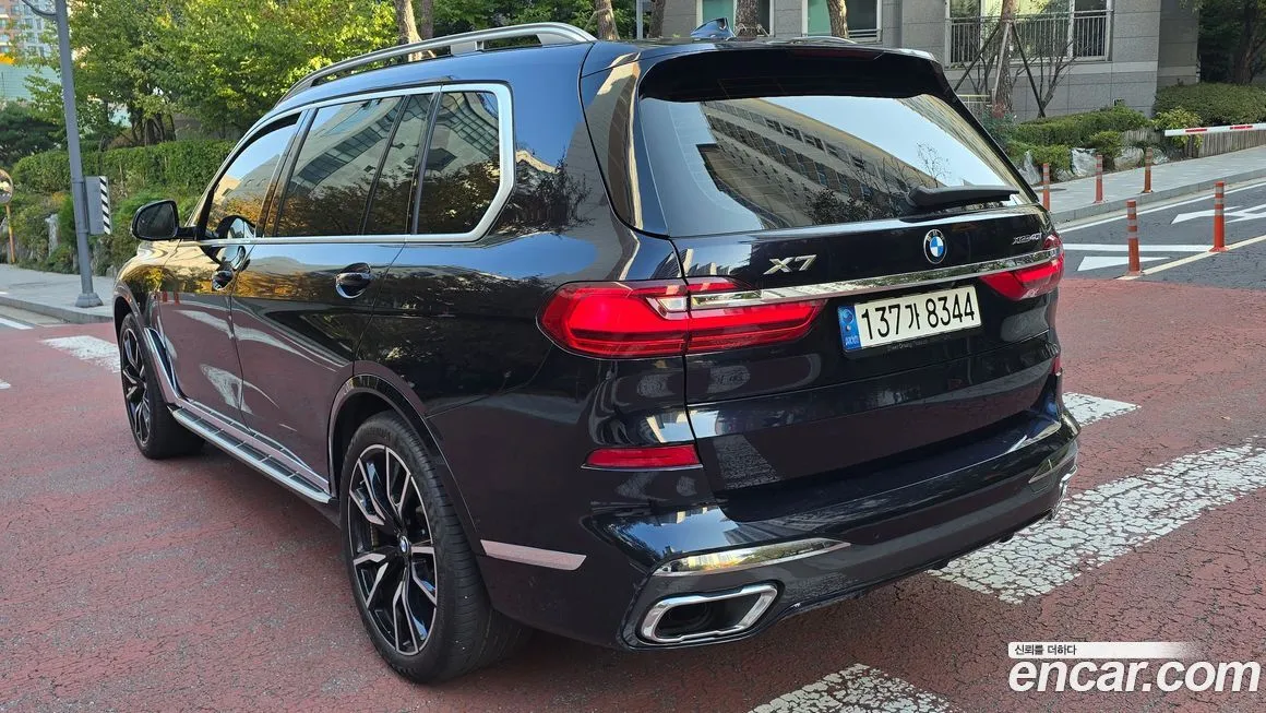 BMW X7 — фото 2