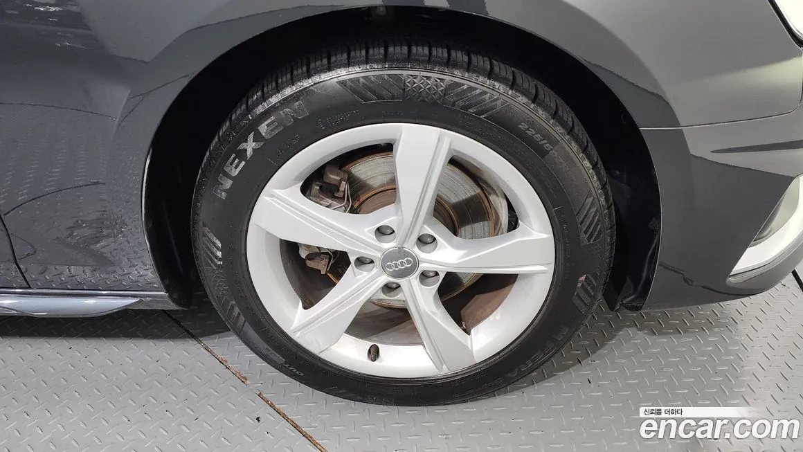 Audi A4 2021 из KR, фото 5