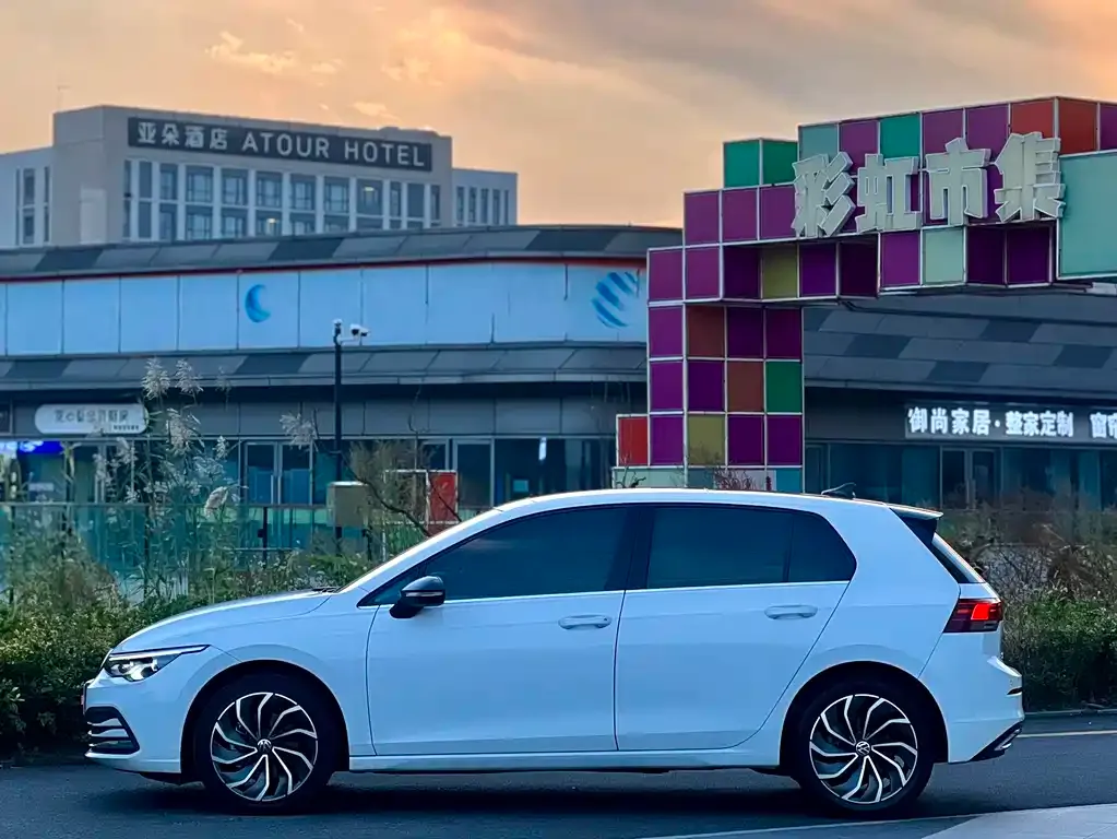 Volkswagen Golf 2022 из CN, фото 3