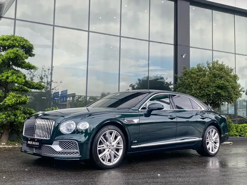 Bentley Flying Spur — фото 1