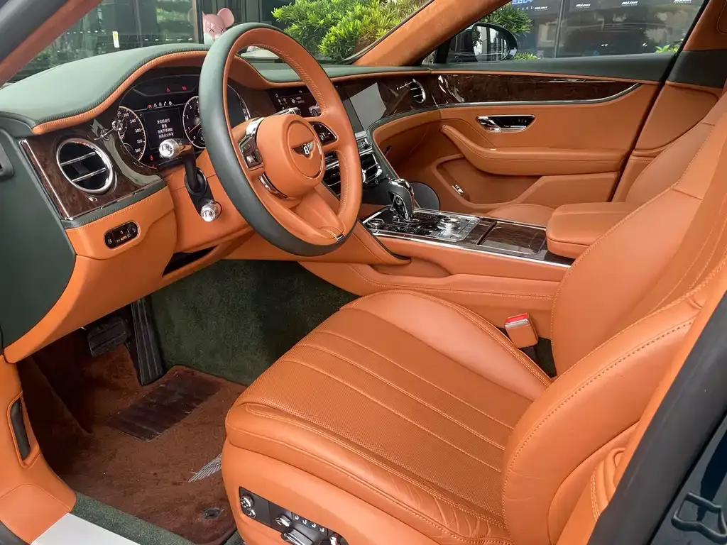Bentley Flying Spur — фото 4