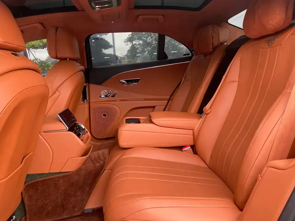 Bentley Flying Spur — фото 7