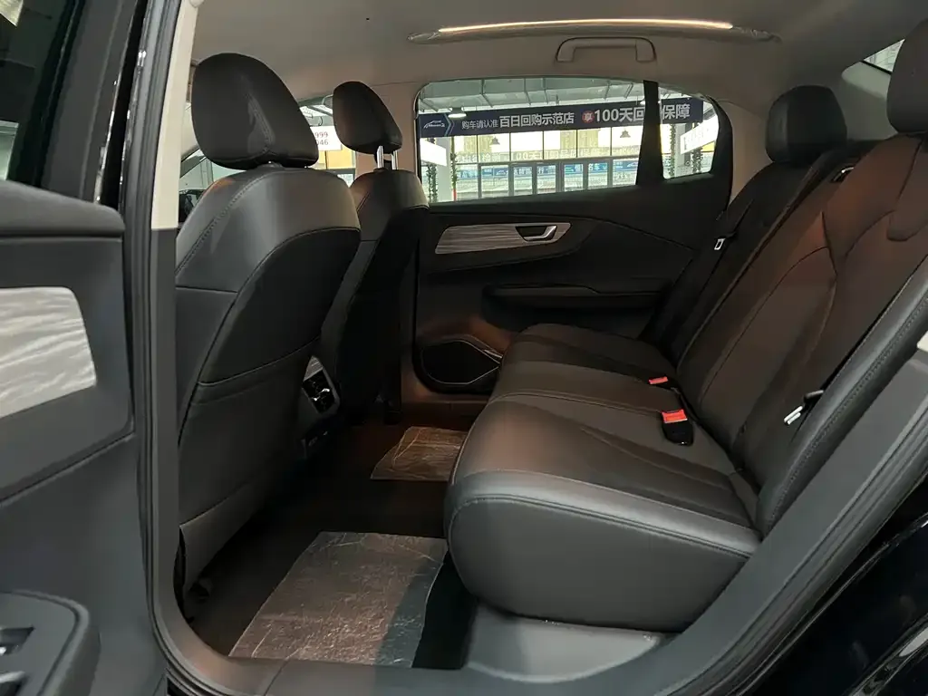 Hongqi E-QM5 2024 из CN, фото 5
