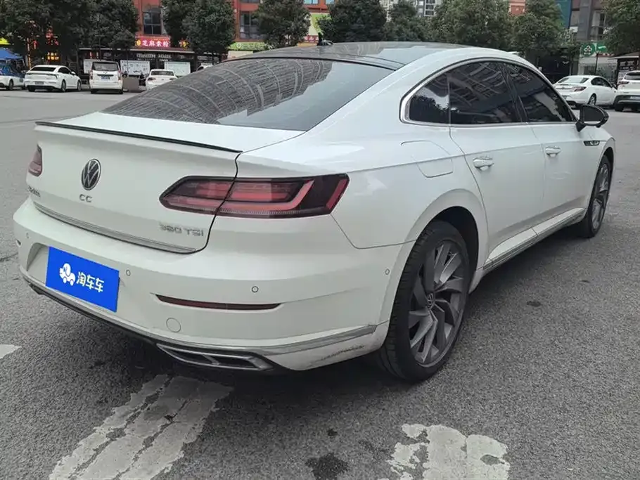Volkswagen CC 2023 из CN, фото 3