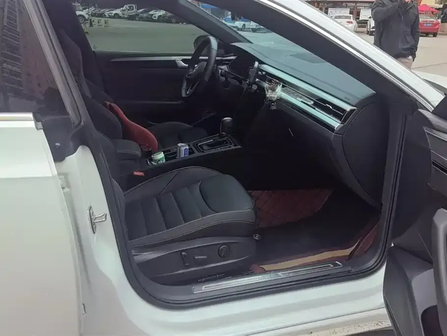 Volkswagen CC 2023 из CN, фото 8
