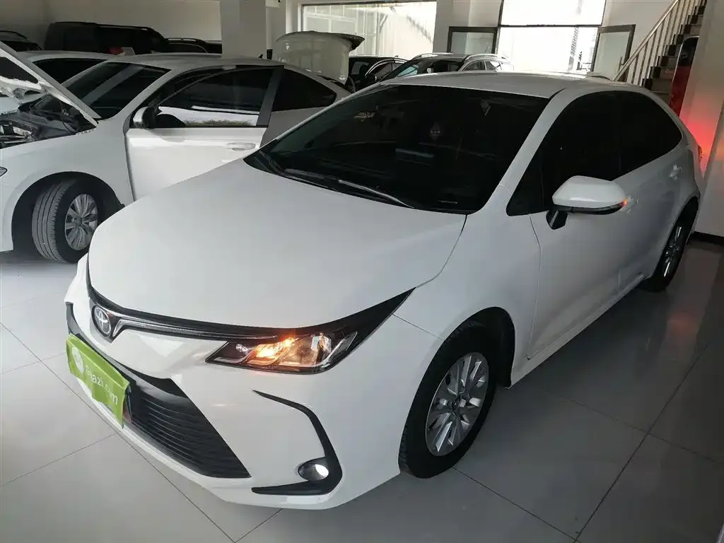 Toyota Corolla 2023 из CN, фото 2