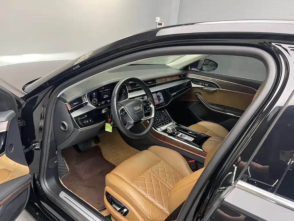 Audi A8 2021 из CN, фото 10