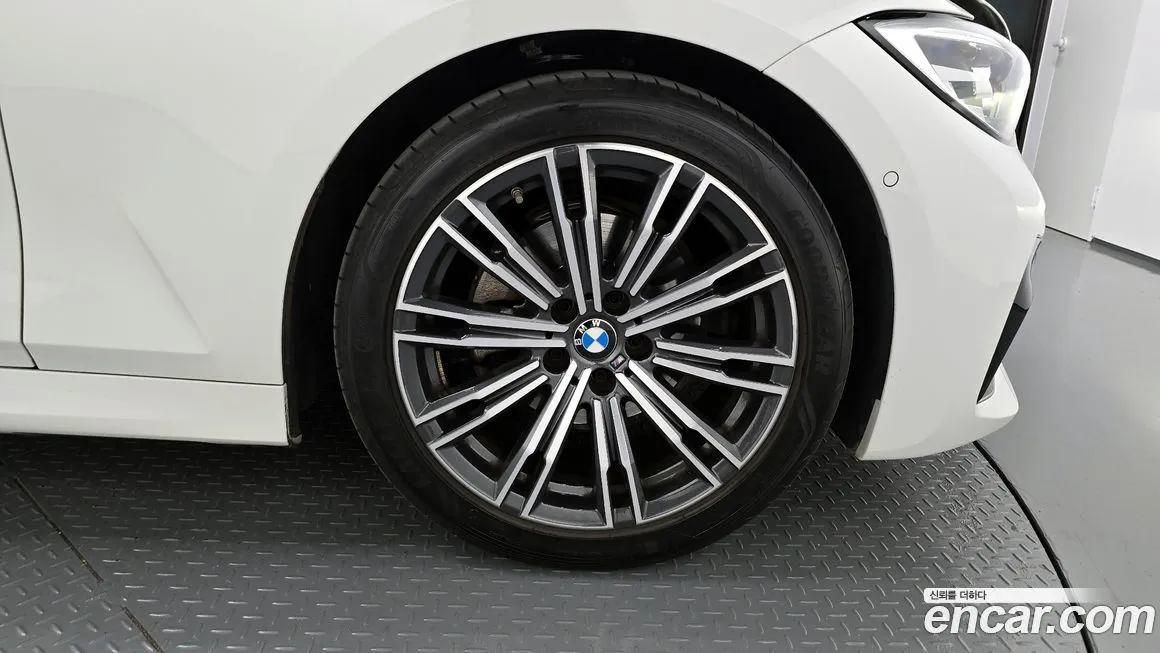 BMW 3-Series 2021 из KR, фото 5