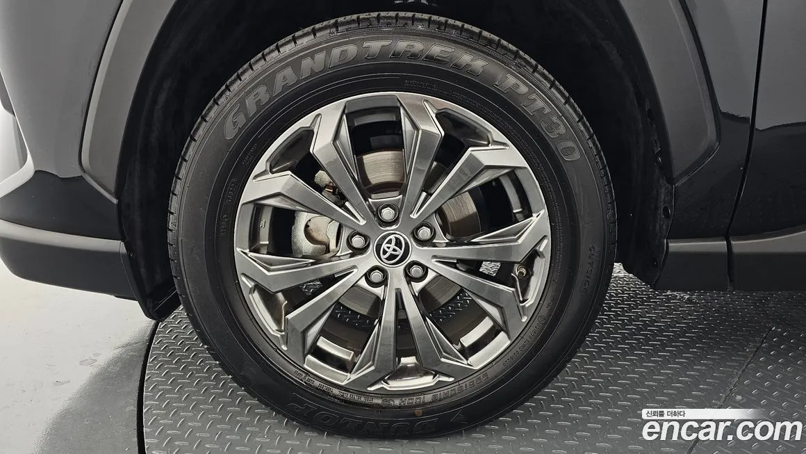 Toyota RAV4 2023 из KR, фото 5