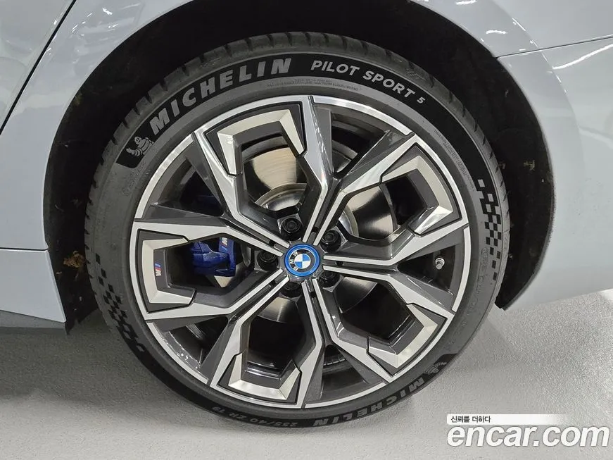 BMW i4 2024 из KR, фото 5