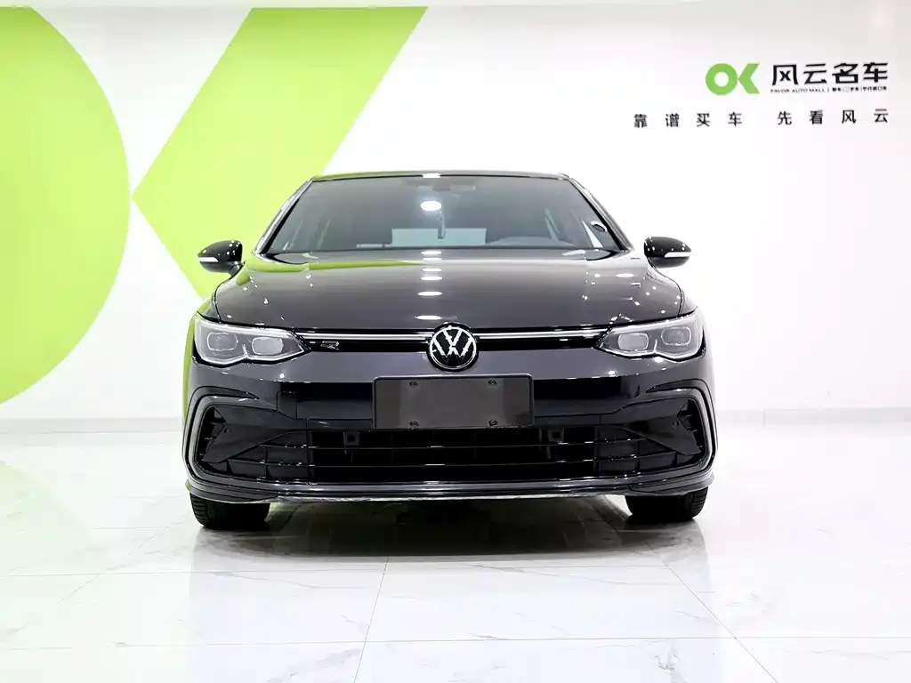 Volkswagen Golf 2024 из CN, фото 2