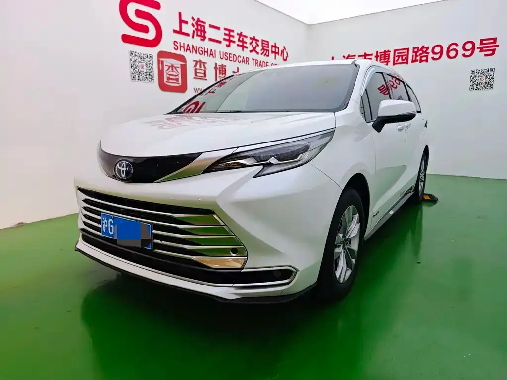 Toyota Sienna 2022 из CN, фото 1