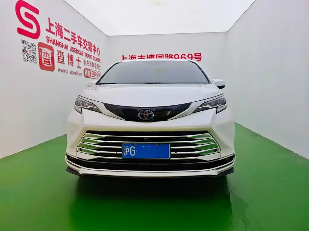 Toyota Sienna 2022 из CN, фото 2