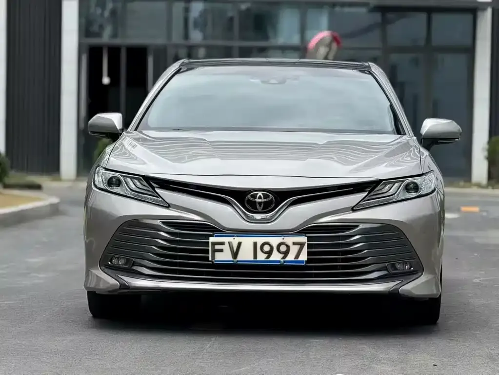 Toyota Camry 2021 из CN, фото 2