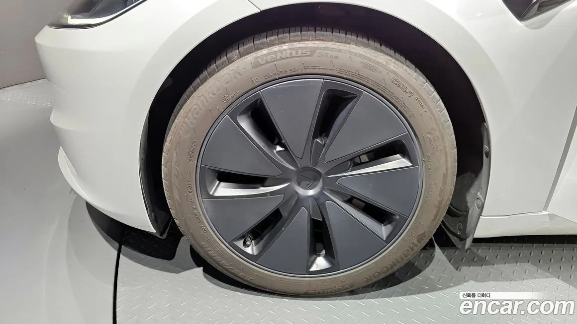 Tesla Model 3 2024 из KR, фото 5