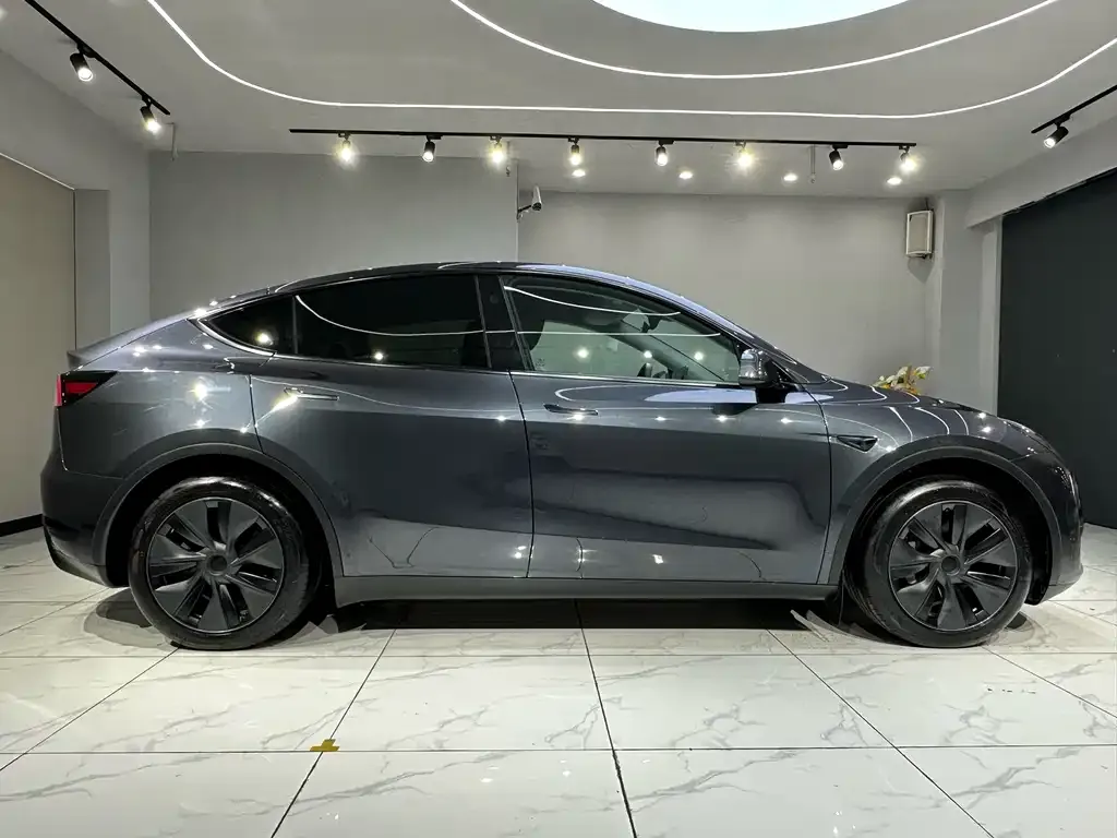 Tesla Model Y 2024 из CN, фото 5