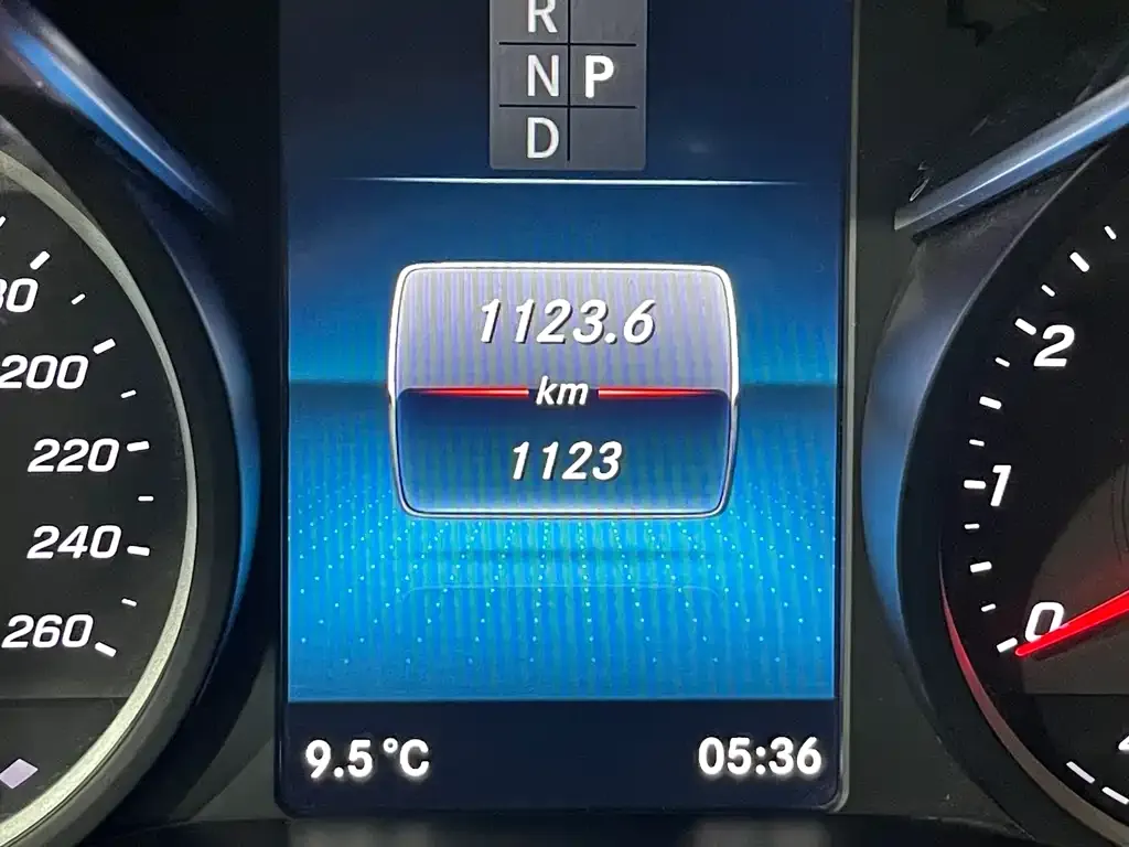 Mercedes-Benz V-Class 2023 из CN, фото 2