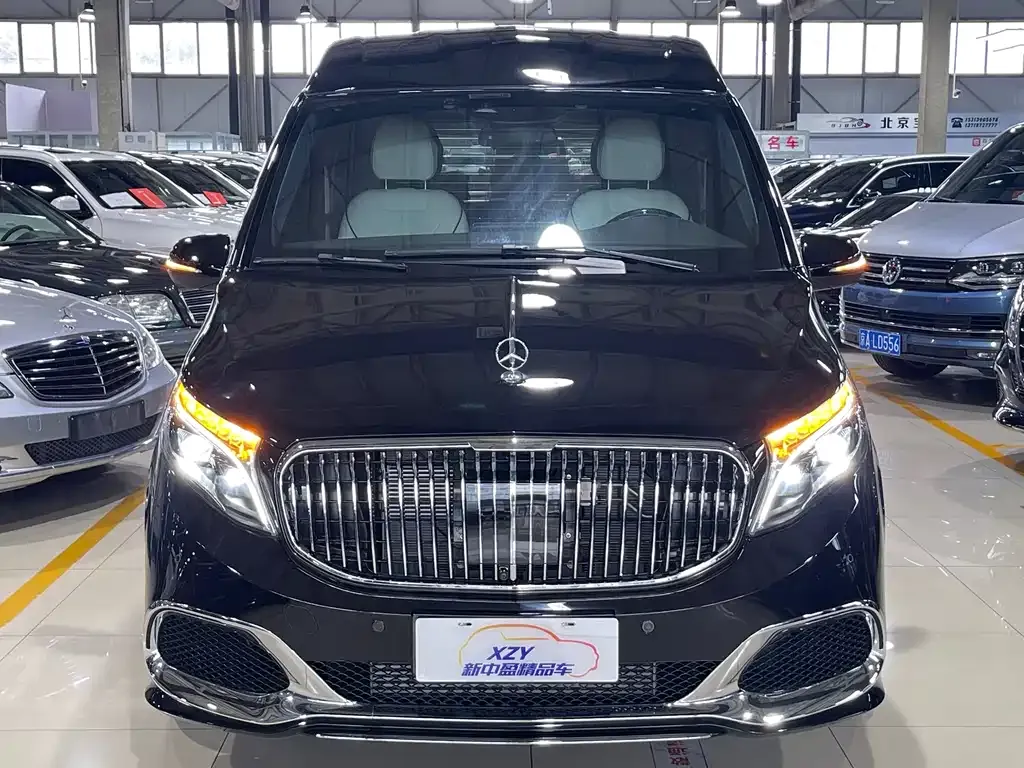 Mercedes-Benz V-Class 2023 из CN, фото 3