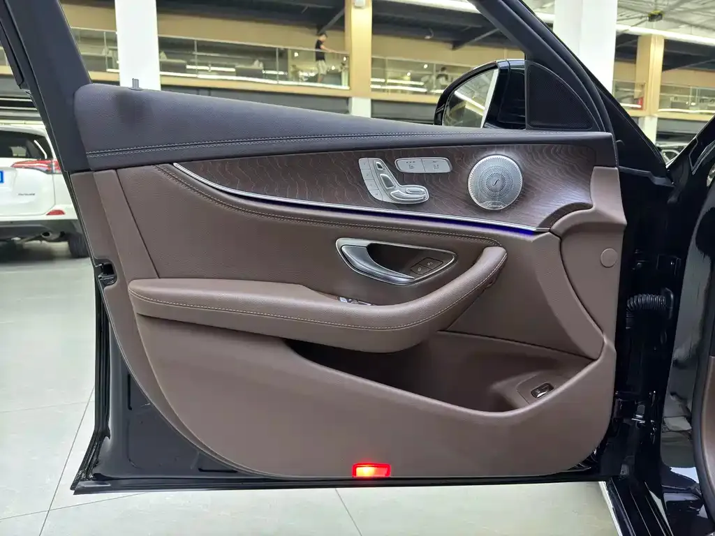 Mercedes-Benz E-Class 2023 из CN, фото 8