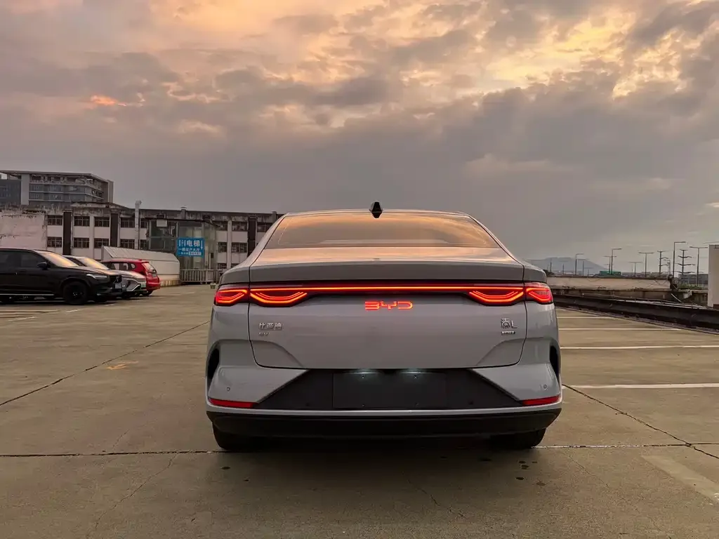 BYD Qin L 2025 из CN, фото 4